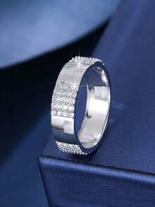Anel de luxo com faixa larga totalmente cravejada de cristais, design exclusivo, acessório elegante para o dia a dia feminino. - anel - Ver 14
