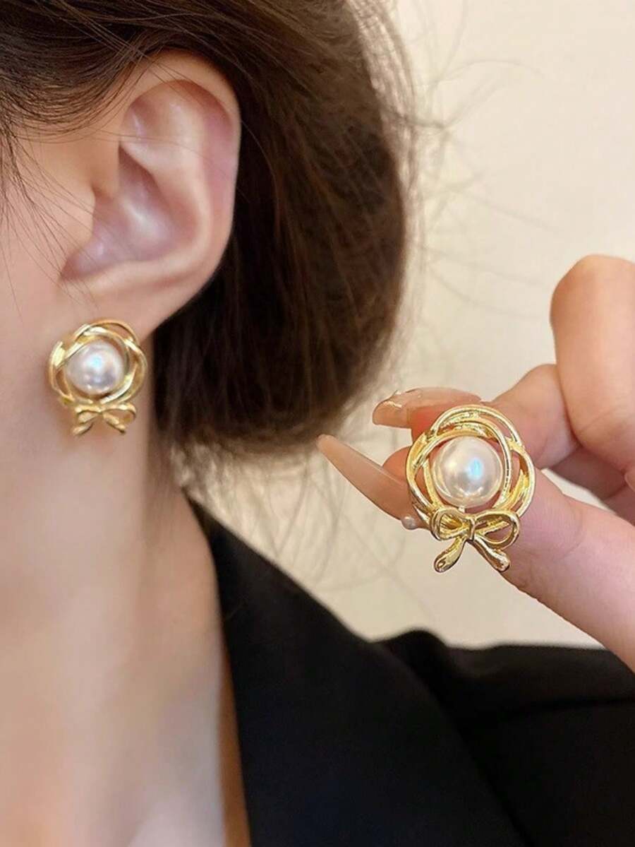 1 Pair Elegant Fashionable Minimalist Delicate Versatile Hollow Butterfly Faux Pearl Earrings, Suitable For Women's Daily And Holiday Wear - Hollow Bow - View 1