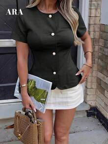 ARA CHIC 女士黑色高端珍珠纽扣短袖衬衫，时尚简约设计，修身腰身，适合办公室和通勤穿着，2026春夏新品上市 - 黑色 - 查看 5