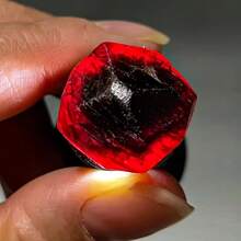 1颗天然紫红色石榴石，矿物收藏品，水晶爱好者，送给家人和朋友的最佳礼物。 - 石榴石 - 查看 7