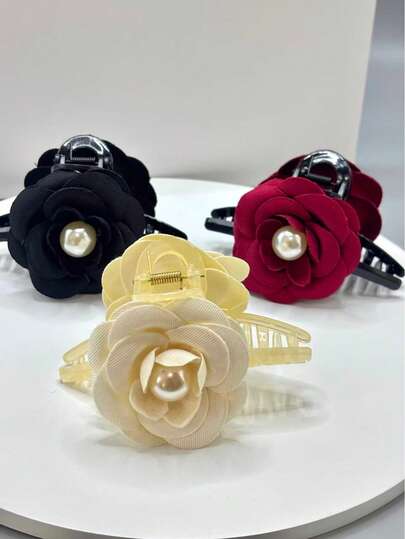 1个女士手工布艺珍珠花朵发爪夹，时尚发型配饰，日常使用