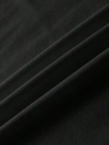 Una camiseta holgada de manga corta y cuello redondo en negro y rosa claro, con un sencillo diseño del número 23, adecuada para el verano y diseñada específicamente para mujeres. - Colores mixtos - Ver 3