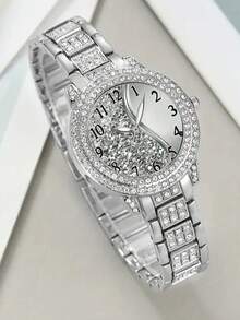 四件套奢华女士石英表套装，浪漫梦幻全钻女士腕表，包含全钻表带石英表、钻石链手链、心形手链和无限符号手链。采用别致的银色和浪漫元素，表圈镶嵌闪耀钻石，表盘生动梦幻，金属表带经久耐用且亲肤。 - 銀色 - 查看 2