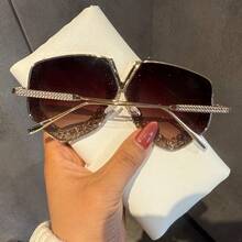 Women's Personalized Large Frame Glasses, Luxury Rhinestone Polygon Fashionable Metal Frame Fashion Glasses For Party - Multicolor - View 4