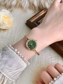 Reloj de cuarzo de mujer con estilo de pulsera, exquisito y de moda, adecuado para combinar con el atuendo diario, regalo ideal para cumpleaños, graduación o fiestas - Dorado - Ver 4