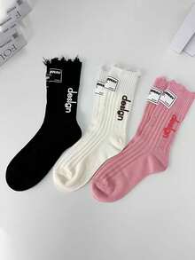 3 đôi tất nữ dài đến giữa bắp chân, kiểu dáng rộng rãi, có lỗ rách, chống trơn trượt, nhãn vải, in chuyển nhiệt và chữ nổi 3D cỡ lớn. - Nhiều màu - Xem 2