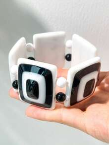 Brazalete clásico retro de contraste blanco y negro, diseño geométrico cuadrado único, accesorio de mujer versátil, adecuado para superposición y uso diario - Multicolor - Ver 15