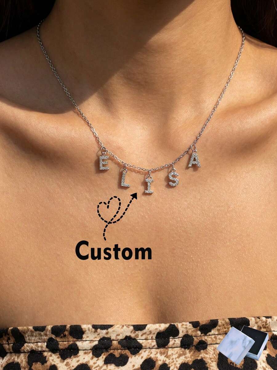 1 chiếc vòng cổ chữ cái đầu bằng thép không gỉ và đá Cubic Zirconia tùy chỉnh theo phong cách tối giản thời trang, tông vàng ngắn, quà tặng cho bạn gái, mẹ, gia đình, bạn bè, con gái, lý tưởng cho lễ kỷ niệm, sinh nhật, trang phục hàng ngày, tiệc tùng, ngày của mẹ, ngày lễ tình nhân, tốt nghiệp, đám cưới, đen, bạc, vàng, phong cách, đầy màu sắc, cổ điển, đơn giản, unisex, giản dị, dễ thương, tùy chỉnh, cá nhân hóa, độc đáo, quà tặng lý tưởng cho anh ấy, quà tặng lý tưởng cho cô ấy, cô ấy, bạn trai, bạn gái, bố, mẹ, gia đình, bạn bè, cho lễ kỷ niệm, cho sinh nhật, cho lễ tốt nghiệp, cho vũ hội, cho bữa tiệc, trang sức thời trang tùy chỉnh, lãng mạn tinh tế, bạc phong cách - Bạc - Xem 1