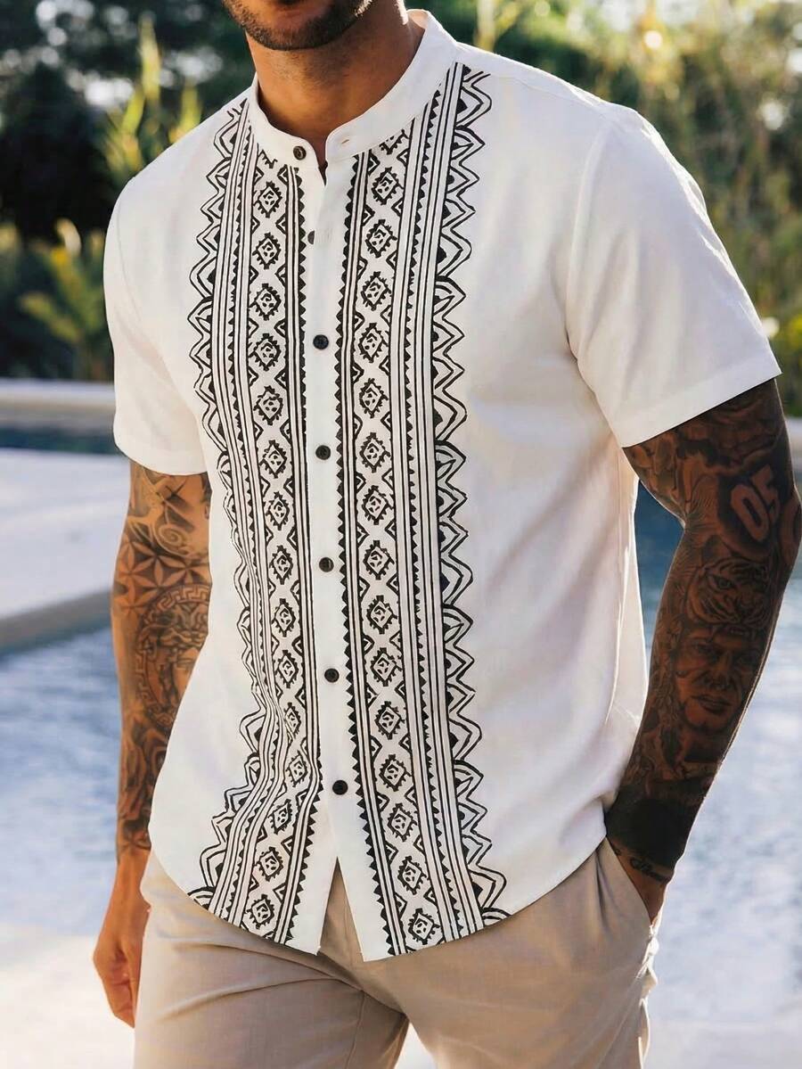 男士几何印花短袖衬衫，现代游牧风格立领度假上衣，透气夏季假日衬衫，波西米亚休闲日常纽扣衬衫 - 黑與白 - 查看 1