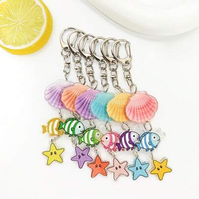 Móc khóa chủ đề Đại dương mùa hè, chất liệu acrylic, thích hợp cho không gian biển, gồm các hình vỏ sò, cá nhỏ, sao biển, có thể dùng để trang trí ba lô, túi xách hoặc chìa khóa.