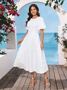 Đầm phù dâu dài màu trắng, tay ngắn, cổ tròn, dây đeo eo đính ngọc trai, chất liệu vải dệt thanh lịch. - trắng - Xem 7