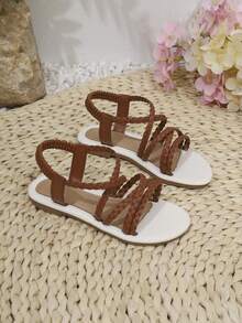 1 Pair Summer Kids Fashion Sandals, Classic Woven Strap Criss-Cross Elastic Slip-On Unisex Outdoor Flat Sandals - Brown - View 1