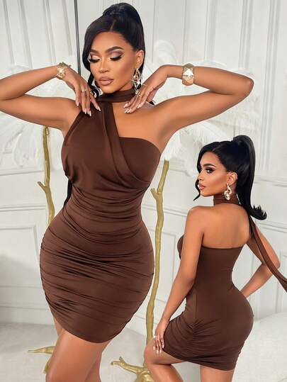 AIJ Amarilo 无袖紧身迷你连衣裙，女士时尚披肩领、露背、褶皱设计，高弹针织面料，棕色，适合新年派对穿着