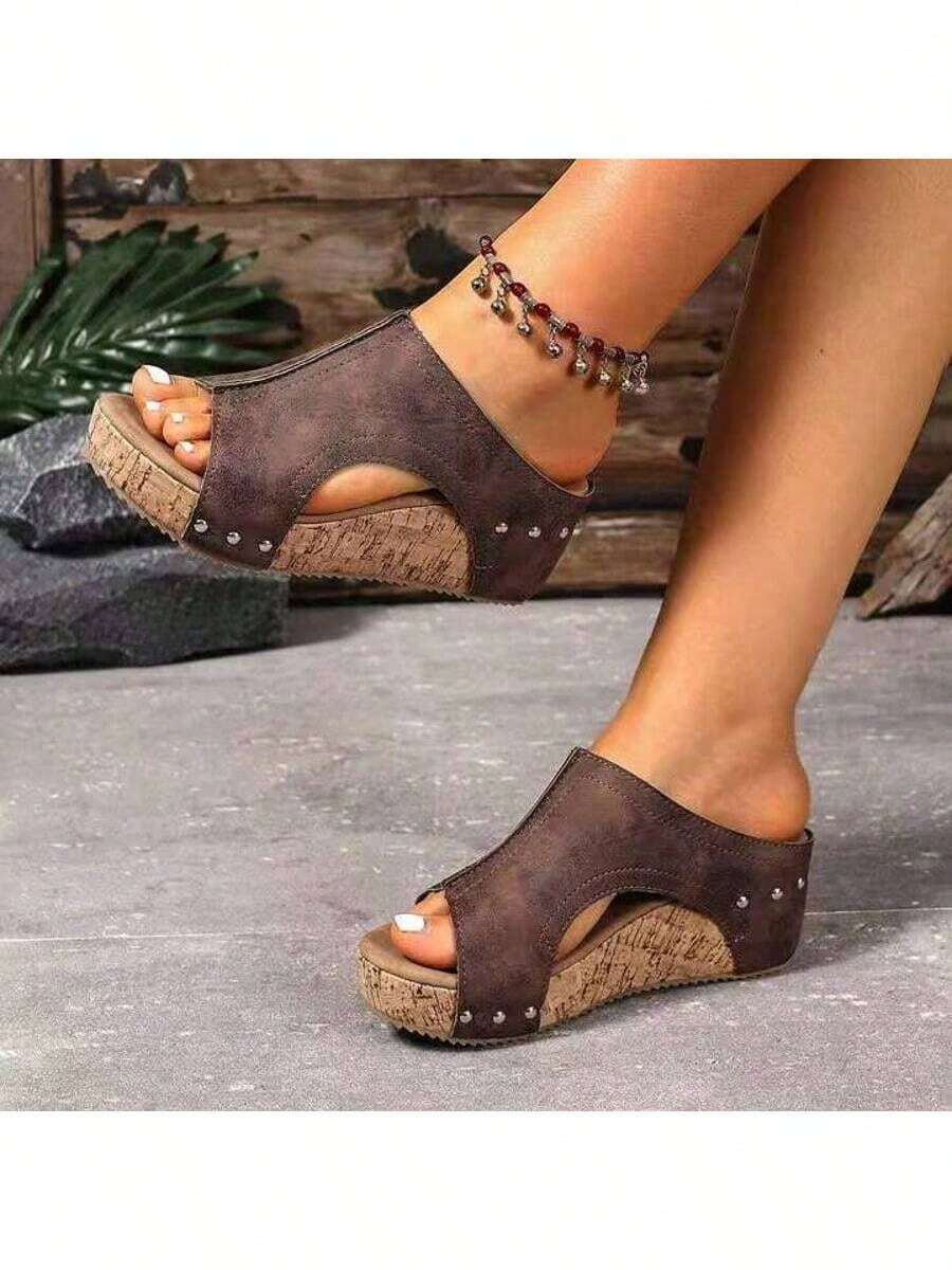 Wedge-Heeled Thick-Soled Open-Toe Sandals, Light Brown Faux Suede, Stylish Hollowing, Rivet Details, Great With Jeans - màu nâu - Xem 1