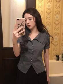 黑白条纹V领褶皱复古衬衫，泡泡袖独特设计，夏季必备 - 黑色 - 查看 2