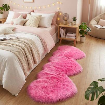 1 pieza Alfombra decorativa con triple corazón rojo, decoración de dormitorio de peluche para el Día de San Valentín, alfombra pequeña, alfombra, decoración del hogar con amor, alfombra de sala de estar, alfombra pequeña de sala de estar, alfombra de dormitorio, decoración del hogar de sala de estar, alfombra de exterior, alfombra lavable