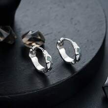 1对不对称褶皱耳环，小众高端时尚单只耳环，树脂蓝色冰川耳环（男士款） - 彩色 - 查看 4