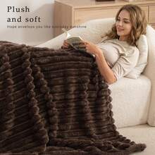 1 chiếc chăn nhung sữa mềm mại và ấm áp - Phong cách hiện đại Halloween, có thể giặt máy, họa tiết gân, phù hợp cho mọi mùa, tuyệt vời cho giường, ghế sofa, cắm trại - Quà Giáng sinh, Quà Ngày của Mẹ, Vật dụng cần thiết khi cắm trại, Chăn polyester phong cách hiện đại cho phòng ngủ, trang trí phòng khách, chăn phủ ghế sofa, chăn phủ giường. - Màu nâu - Xem 6
