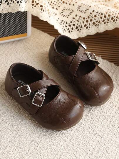 1双女童时尚真皮鞋，春秋季PU魔术贴休闲一脚蹬鞋，适合度假、居家、学校、户外活动等多种场合，防滑舒适，推荐作为返校季鞋款