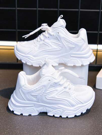 زوج من أحذية الرياضة متعددة الاستخدامات للأطفال، مناسبة للاستخدام الداخلي/الخارجي، المشي لمسافات طويلة وغيرها من المناسبات