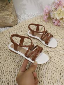 1 Pair Summer Kids Fashion Sandals, Classic Woven Strap Criss-Cross Elastic Slip-On Unisex Outdoor Flat Sandals - Brown - View 3