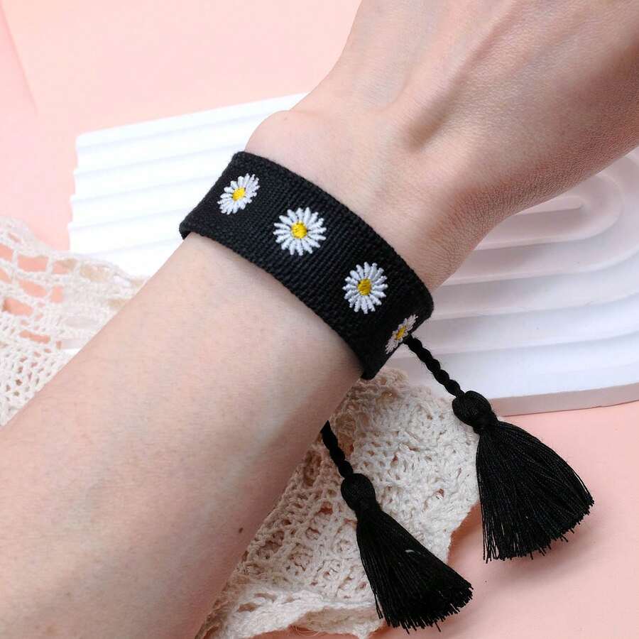 1pc Handmade Embroidered Chrysanthemum Tassel Bohemian Style Woven Bracelet, Vintage Charm, Suitable For Family, Friends, Students, Holiday Gifts, Parties, Traveling - Black - View 1
