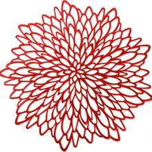 1/4/6/12件組紅色花卉15英吋圓形餐墊，PVC材質，3.94英吋圓形鏤空花卉杯墊，可水洗，易清潔，防滑，耐熱，適用於餐桌裝飾、節日、派對、婚禮、聖誕節、萬聖節和感恩節 - 紅色 - 查看 10