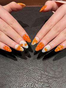 Bộ 10 miếng dán móng tay acrylic thủ công, dành cho móng ngắn, hình hạnh nhân, màu cam, trắng, kiểu INS, chấm bi, nơ, móng 3D, vẽ tay, họa tiết bàn cờ, móng dễ thương, giá cả phải chăng, dụng cụ làm móng, bộ móng tái sử dụng kèm dụng cụ làm móng, phù hợp cho sử dụng hàng ngày, dự tiệc, văn phòng, quà tặng mùa xuân và mùa hè. - trái cam - Xem 5