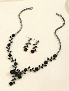 3 Piecesearring + Necklace Exquisite Jewelry Set, Flower Design, Inlaid With Black Rhinestones, Symbolizing Mysterious Love, Suitable For Daily Wear And Valentine's Day Gift - Black - View 3