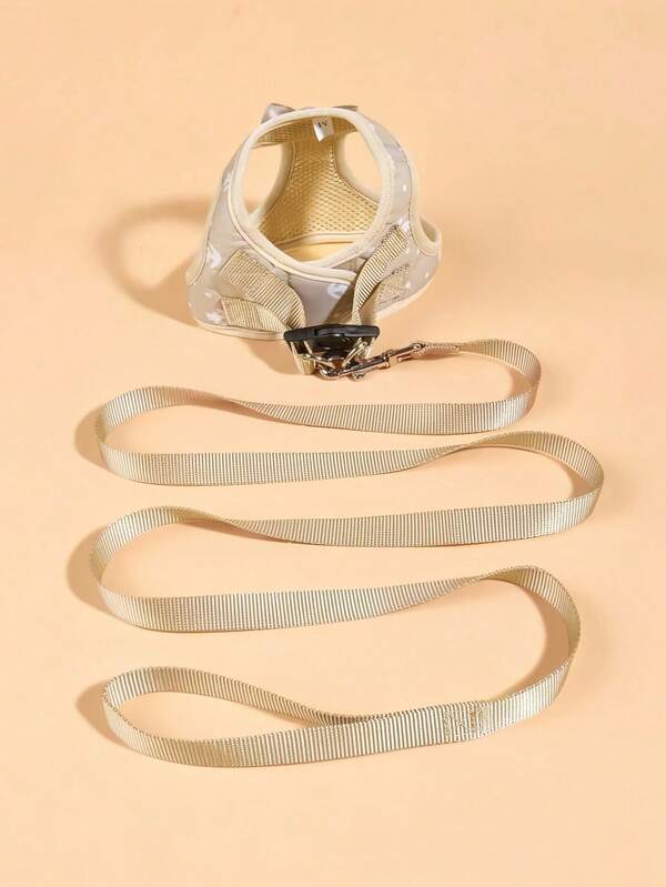 1pc Pet Dog Harness, Dog Cat Teddy Chest Strap Leash (Flower Decor Attached On Pet Vest With Pin, Easily Removable). Due To The Complex Manufacturing Process Of The Flowers, There May Be Minor Defects Or Light Stains, But They Do Not Affect The Overall Aesthetics And Practicality.