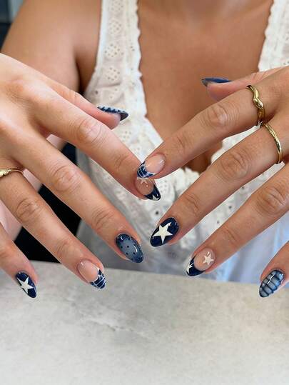 24片Y2K朋克风极简海军蓝波点星形杏仁形亚克力美甲贴纸，完美贴合，打造闪亮美甲！美甲套装包含甲油胶和指甲锉，适合所有女性。