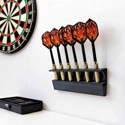 1个壁挂式飞镖展示架，可容纳6支飞镖，适用于客厅、卧室、书房、酒吧等场所，节省空间设计，壁挂式飞镖架，不含螺丝。