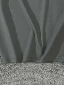 Disney Official Authorization | Women's 2PCS Casual Short-Sleeve T-Shirt & Shorts Set. Centered On The Hugging Scene Of Lilo & Stitch, It Combines The Quote "OHANA Family Means Nobody" With Tropical Floral Elements. The Fabric Is Soft And Breathable, Perfect For Vacations, Outings And Daily Casual Wear. - 深灰色 - 查看 5