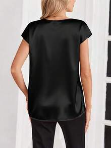 女士加大码缎面V领衬衫，优雅宽松短袖上衣，柔软休闲时尚T恤，黑色，尺码1XL-5XL，夏季款 - 黑色 - 查看 4