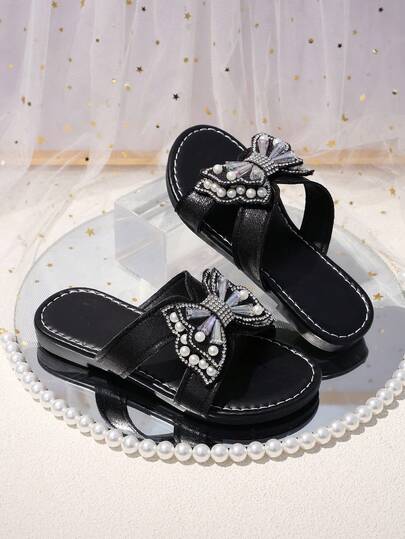 1 Pair Black Infant/Toddler Girls' Flat Slide Sandals, Shiny Pearl Crystal Rhinestone Butterfly Decor, Minimalist Round Toe Open Toe Soft Non-Slip Slip-On Design, Bohemian Fashion Cute Princess Beach Slippers, Suitable For Daily Casual, Vacation, Holiday, Party, Spring/Summer 2026