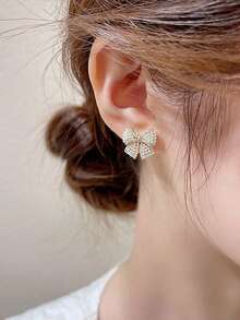 一对金色闪亮水晶和仿珍珠蝴蝶颈链，法式优雅新娘项链，伴娘首饰，适合教堂婚礼、婚宴、婚纱照、周年纪念礼物 - 彩色 - 查看 2