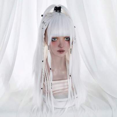 alicegarden Tóc giả tổng hợp dài 26 inch, kiểu dáng thẳng tự nhiên, màu trắng tuyệt đẹp. Được thiết kế với phần mái, tóc giả này được làm từ sợi chịu nhiệt để đảm bảo độ bền. Sản phẩm hoàn hảo để sử dụng hàng ngày, mang lại vẻ ngoài tự nhiên và chân thực. (Không bao gồm phụ kiện)