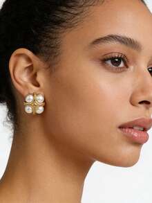 1 Pair Retro Elegant Four-Leaf Flower Pearl Gold Stainless Steel Earrings, Suitable For Women's Daily Wear, Gift For Lover, Family, Friend, Anniversary, Birthday, Party, Luxurious Earrings - Gold - View 4