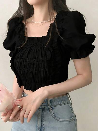 Áo khoác ngoài tay ngắn bằng chiffon màu trơn dành cho nữ, có bèo nhún ở ngực và gấu áo, thích hợp cho cả những buổi hẹn hò.
