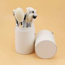 15 piezas Juego de brochas de maquillaje de pelo de animal de primera calidad, con estuche de almacenamiento de PU. Incluye brochas para polvos, contorno, rubor, mascarilla facial, iluminador, corrector, sombra de ojos y labios. Fibras suaves, recogida esponjosa, mangos de madera de calidad para una aplicación de maquillaje facial precisa. - Blanco - Ver 8
