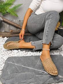 Sandal Pantai Wanita Model Eropa dan Amerika Terbaru dengan Tali Belakang dan Bagian Dalam yang Nyaman, Sandal Kasual. - Sampanye - View 12