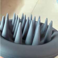 1个硅胶洗发刷，头皮按摩器/梳子，软毛清洁刷，掌心贴合设计 - 玄灰 - 查看 2