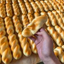 1块超柔软湿润黏土，可缓解肌肉疲劳，回弹缓慢，减压玩具，生日、圣诞节、万圣节完美礼物 - 彩色 - 查看 2