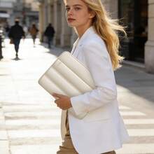 TECOOL 13.3-16 英寸蓬松柔软绗缝笔记本电脑保护套，防水电脑包，适用于 MacBook Air 13/13.6/15 M4/M3/M2/M1、Pro 16/14/13 M4/M3/M2/M1、13.3-16 英寸 HP 笔记本电脑及其他品牌，米色 - 查看 6