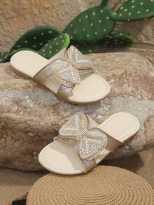 1 Pair Girls' Fashionable Gold Slippers, Shiny Colorful Sequin Pearl Double Bow Decor, Minimalist Round Toe Open Toe Soft Non-Slip Slip-On Design, Bohemian Cute Princess Beach Flat Sandals, Suitable For Daily, Vacation, Leisure, Festivals, Parties, Spring/Summer New Arrival - Gold - View 6
