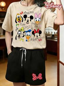 Disney Official Authorization | Women's 2PCS Casual Short-Sleeve T-Shirt & Shorts Set. Centered On The Hugging Scene Of Lilo & Stitch, It Combines The Quote "OHANA Family Means Nobody" With Tropical Floral Elements. The Fabric Is Soft And Breathable, Perfect For Vacations, Outings And Daily Casual Wear. - 杏色 - 查看 1