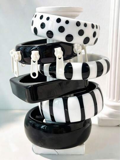 New Classic Black And White Resin Bracelet, Polka Dot And Striped Multi-Element Creative Mixed Design With Gold Bee Charm, Fashionable Jewelry For Daily Wear