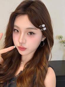 2/4pcs Pearl Flower Hair Clips For Women, Bangs/Side Hairpin, Elegant Everyday & Party Wear Summer Hair Accessories Beach Claw Clips Vacay Hair Claws,Holiday,Travel - White - View 2