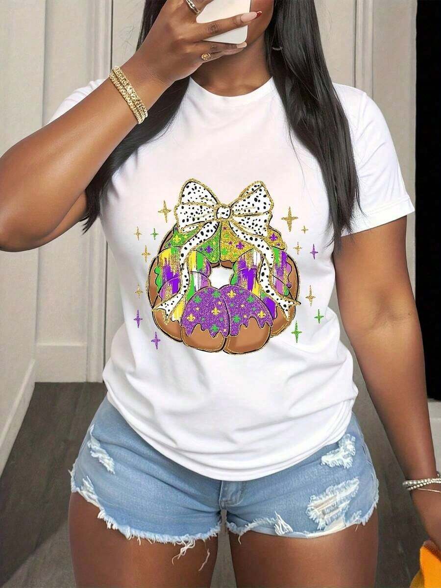 Women's Plus Size T-Shirt, Mardi Gras King Cake Design Graphic T-Shirt For Women, Festive Celebration Shirt With Colorful Icing And Bow, Perfect For Carnival And Holiday Parties, 220g,Tops For Women,Summer Tops For Women,Cotton Tops For Women,Spring Tops - White - View 1