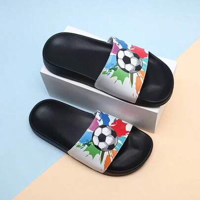简约卡通足球图案泡沫拖鞋，防滑软底，轻便舒适，是男士室内休闲穿着的理想之选。
